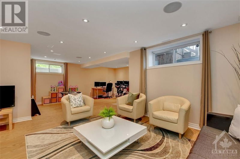 154 KEYROCK Drive  Ottawa, K2T0A8 | Image 23