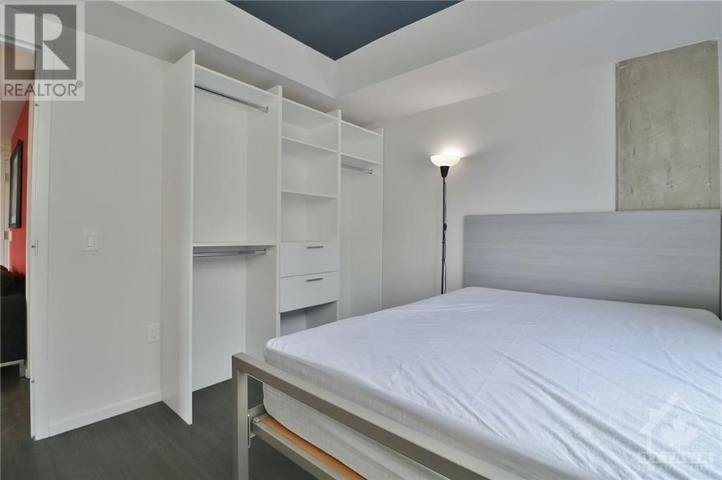 105 CHAMPAGNE AVENUE UNIT#1603 Image 13