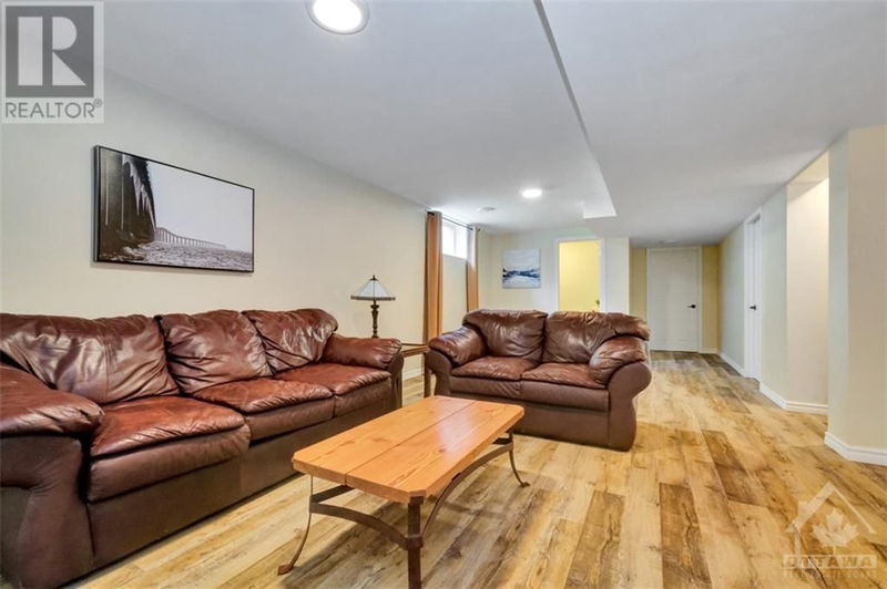 129 ABBEY Crescent  Russell, K4R1A1 | Image 26