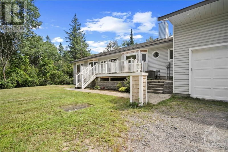 2744 RICHARDSON SIDE Road  Ottawa, K0A1L0 | Image 2