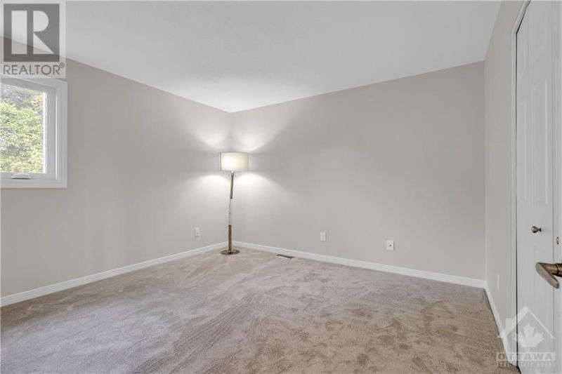 2177 LENESTER Avenue  Ottawa, K2A4A9 | Image 20