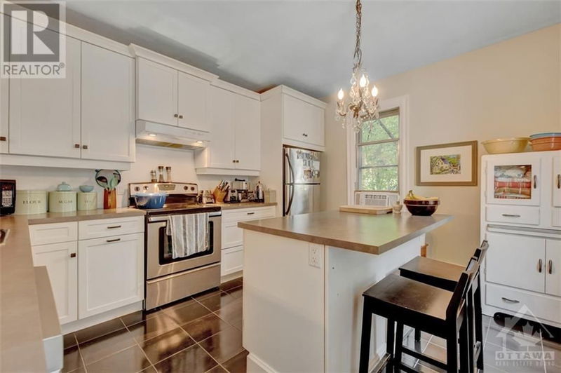 26 SECOND Avenue  Ottawa, K1S2H3 | Image 10