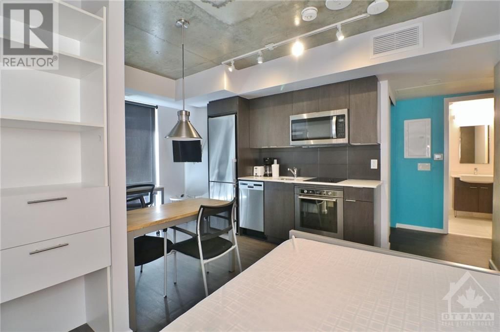 105 CHAMPAGNE AVENUE UNIT#1901 Image 17