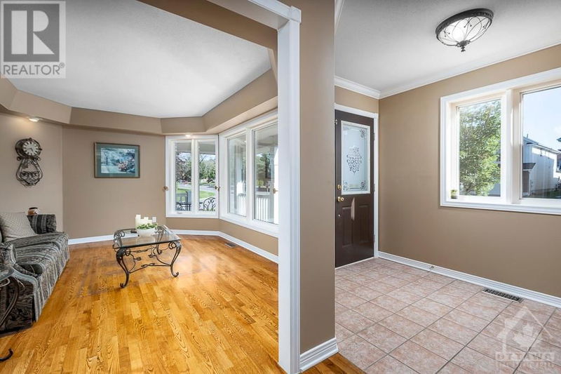 62 CLYDESDALE Avenue  Ottawa, K2M2M4 | Image 2