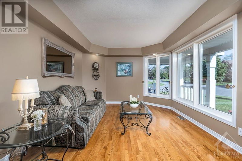 62 CLYDESDALE Avenue  Ottawa, K2M2M4 | Image 3