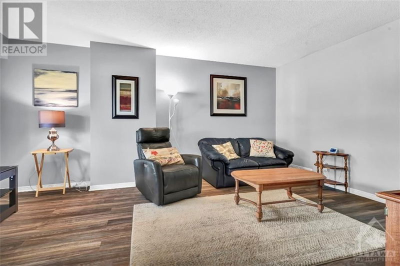 79 HOBART Crescent  Ottawa, K2H5S3 | Image 5