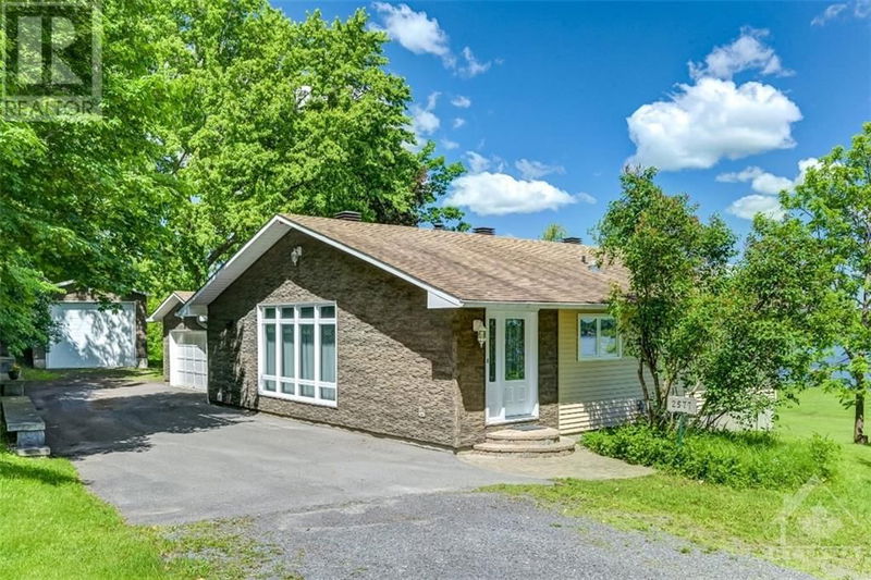 2577 HIGHWAY 174 Road  Ottawa, K4C1E5 | Image 1