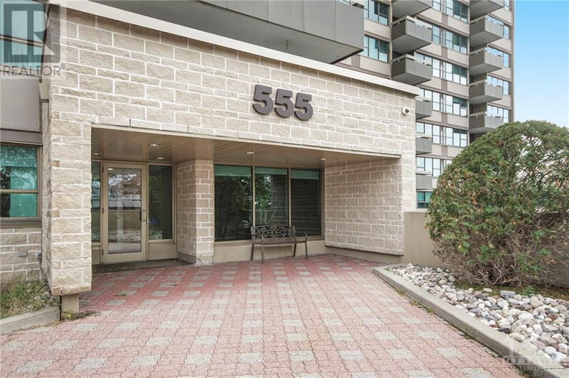  313 - 555 BRITTANY Drive  Ottawa, K1K4C5 | Image 2