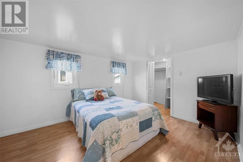 2 REDFERN Avenue  Ottawa, K2H7R8 | Image 20