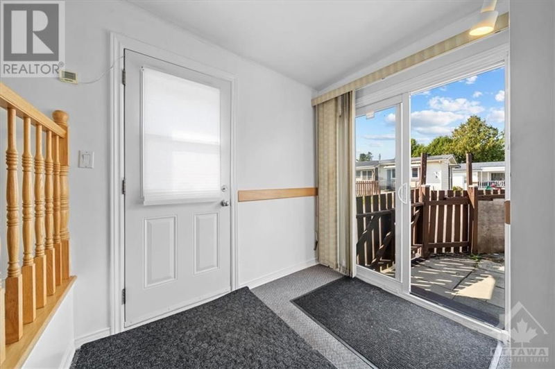 2 REDFERN Avenue  Ottawa, K2H7R8 | Image 5