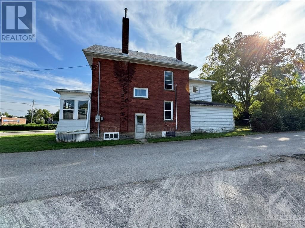 196 BROCKVILLE STREET Image 2