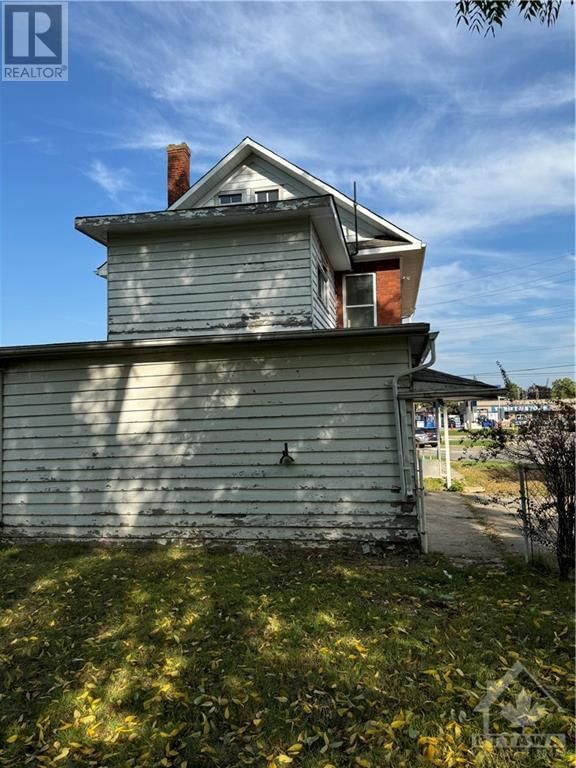 196 BROCKVILLE STREET Image 4