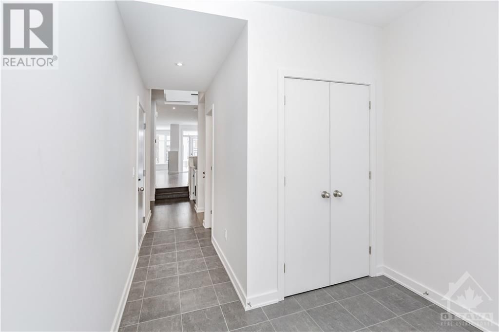 422 TRIDENT MEWS Image 3