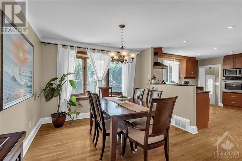 2055 THORNE Avenue  Ottawa, K1H5X4 | Image 9