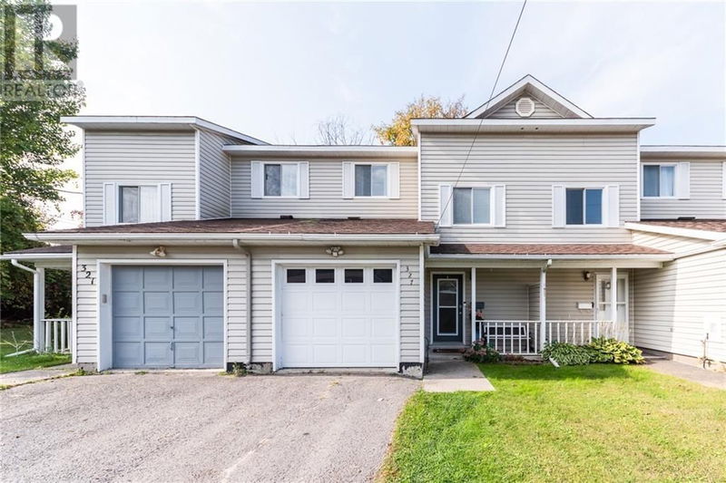 327 AIRTH Boulevard  Renfrew, K7V4B6 | Image 1