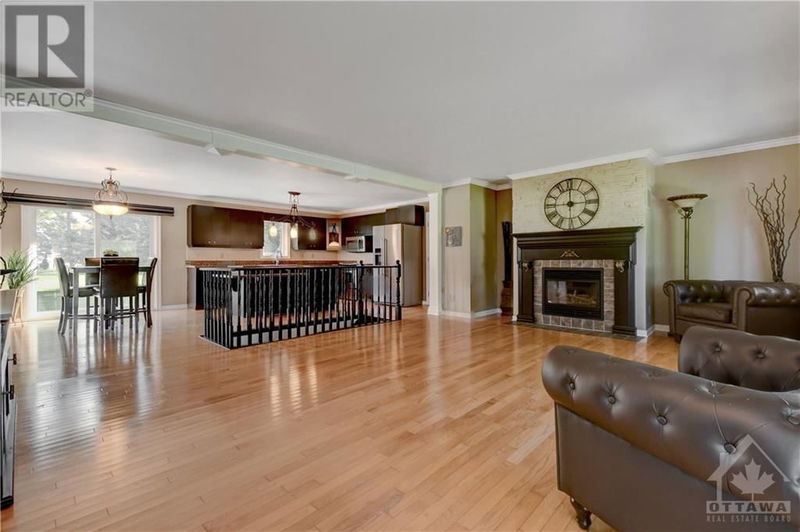 8 VAUDREUIL Street  Rockland, K4K1K7 | Image 3