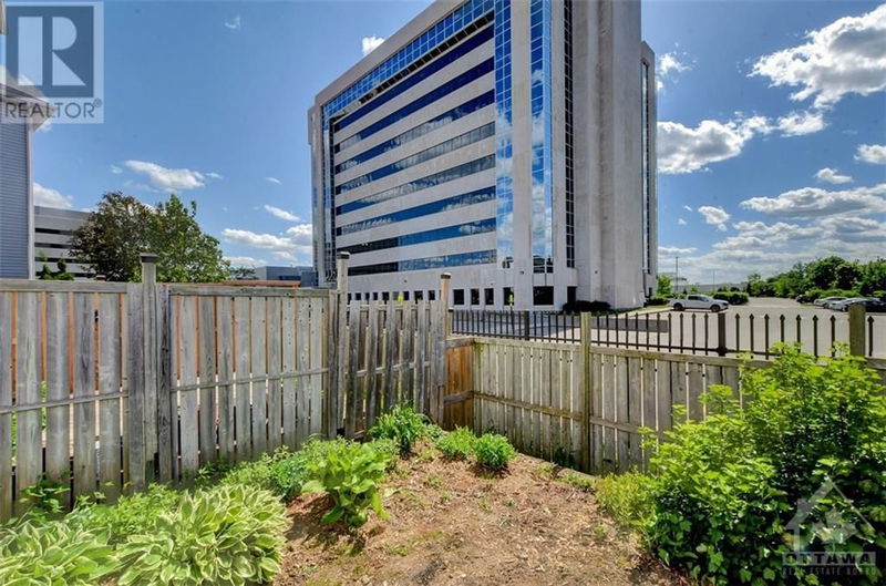 73 MANHATTAN Crescent  Ottawa, K2C4B7 | Image 12