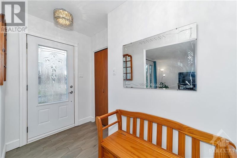 882 TROJAN Avenue  Ottawa, K1K2R2 | Image 2