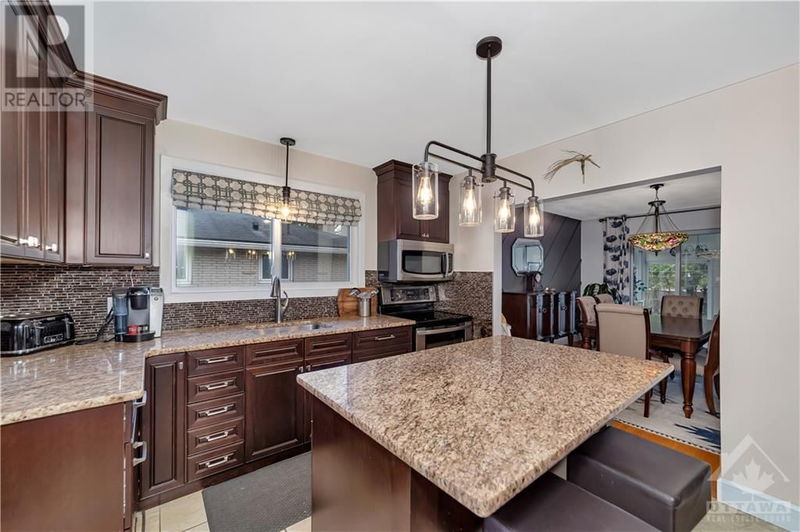 882 TROJAN Avenue  Ottawa, K1K2R2 | Image 5