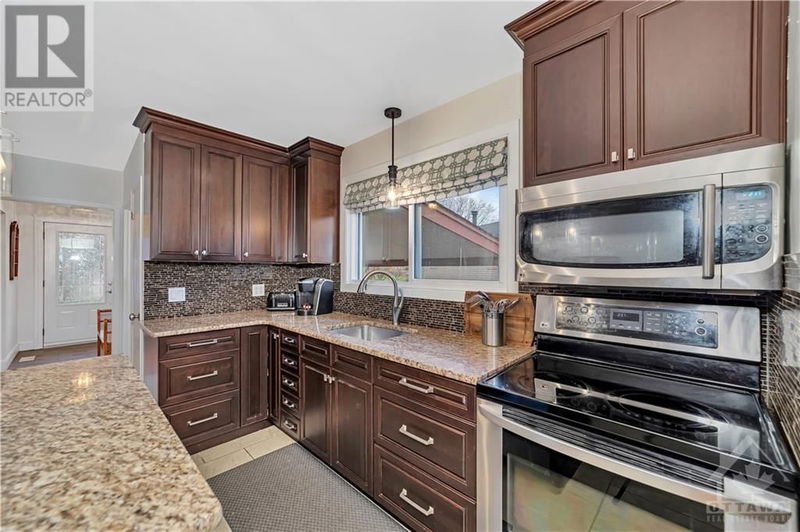 882 TROJAN Avenue  Ottawa, K1K2R2 | Image 7