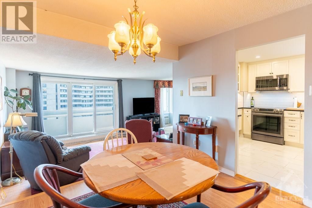 1081 AMBLESIDE DRIVE UNIT#1707 Image 4