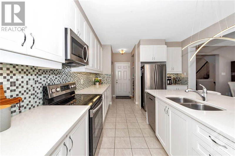 16 SWEETBAY Circle  Ottawa, K2S0W8 | Image 12