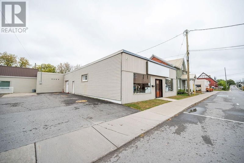 115-125 PLAUNT Street South Renfrew, K7V1M5 | Image 4