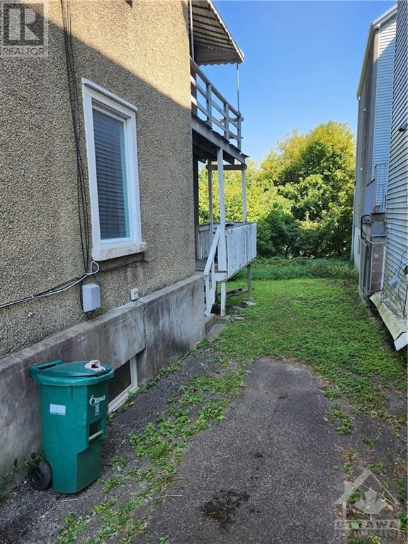 235 LORETTA Avenue South Ottawa, K1S4P6 | Image 3