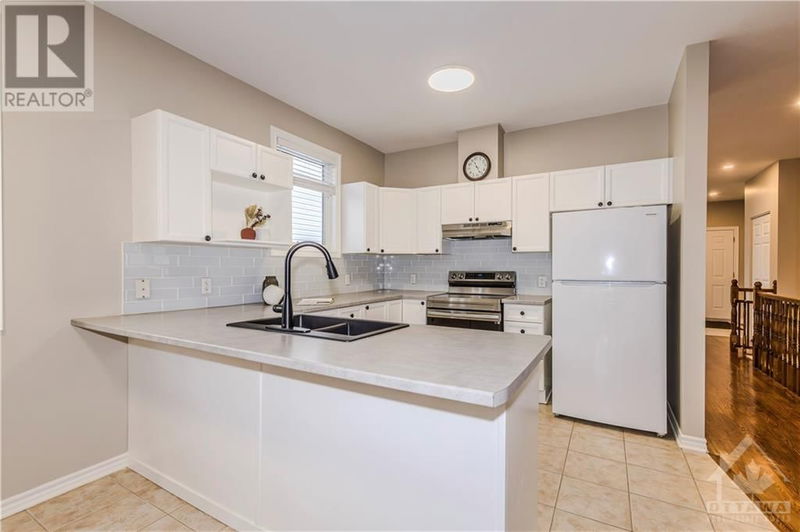 48 MARICONA Way  Ottawa, K2T1H2 | Image 10