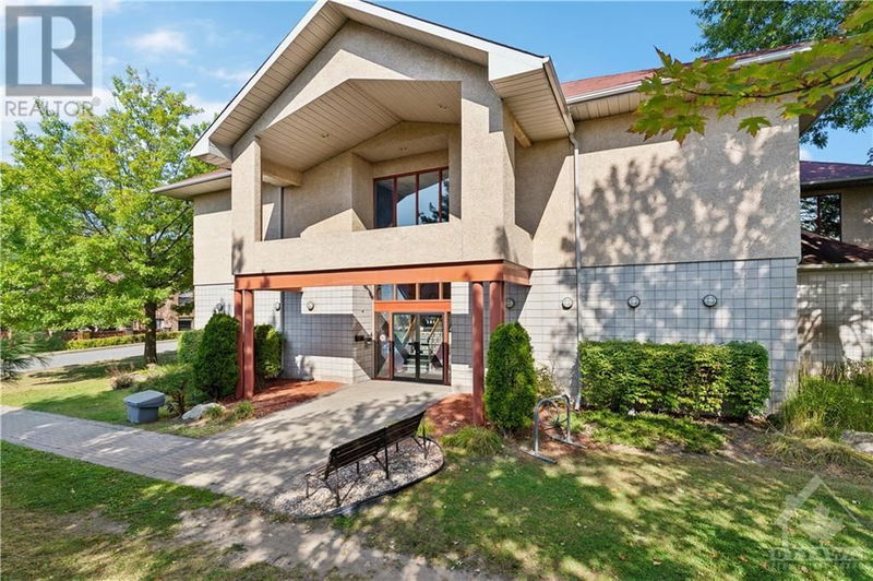  210 - 250 BRITTANY Drive  Ottawa, K1K4M1 | Image 22