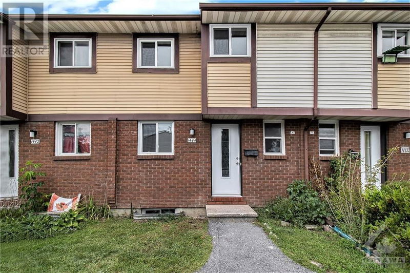 1444 FOXWELL ST Street  Ottawa, K1B5J4 | Image 2