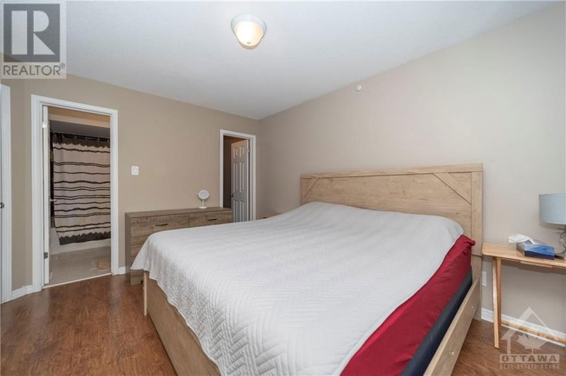 386 GALSTON Private  Ottawa, K1W0G3 | Image 23