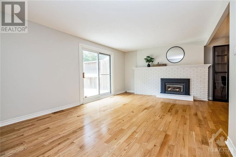 10 LINDHURST Crescent  Ottawa, K2G0T7 | Image 9