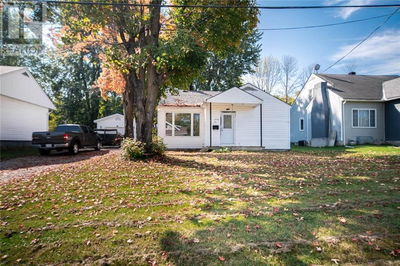 1002 LEA Street  Pembroke, K8A6H7 | Image 1