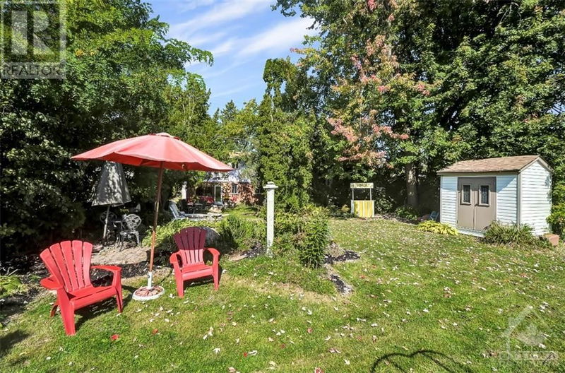 584 DICKINSON Avenue  Ottawa, K1V7J4 | Image 28