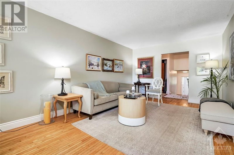 584 DICKINSON Avenue  Ottawa, K1V7J4 | Image 5