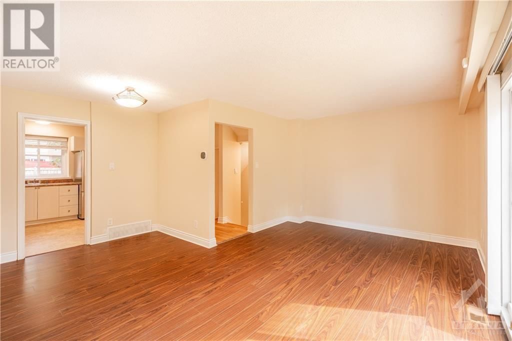 451 MOODIE DRIVE UNIT#E Image 6