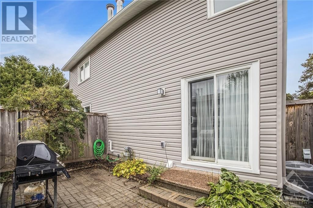 1729 LAMOUREUX DRIVE UNIT#A Image 23