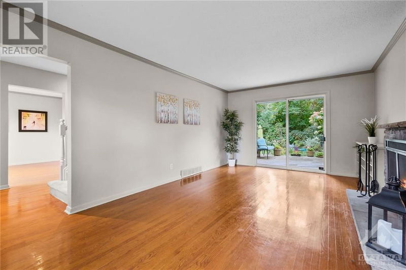 722 FIELDING Drive  Ottawa, K1V7G5 | Image 13