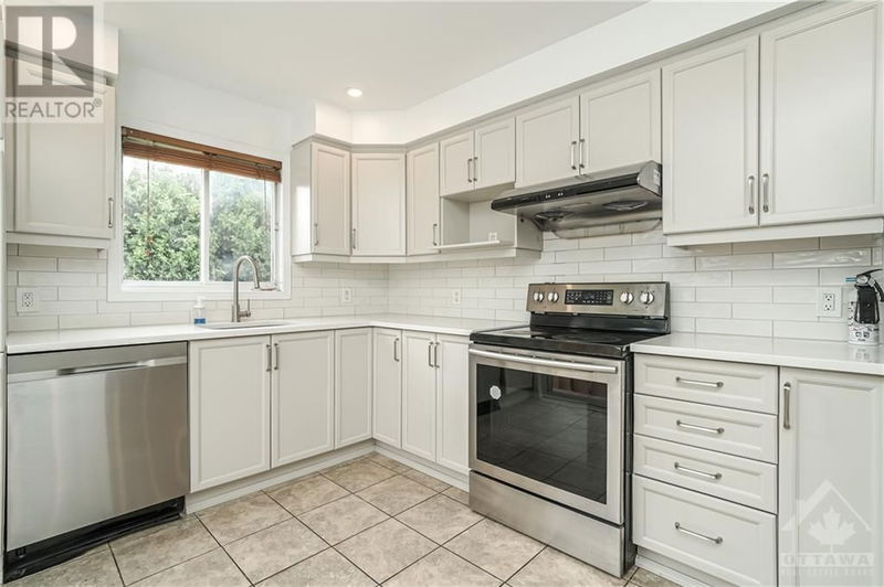 79 LOCHELAND Crescent  Ottawa, K2G6H4 | Image 3