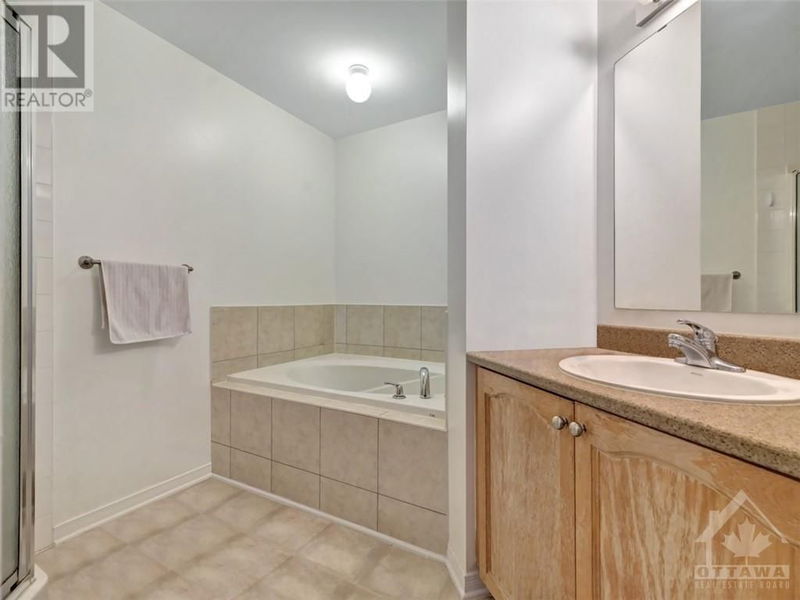 301 GOTHAM Private  Ottawa, K2C4G7 | Image 11