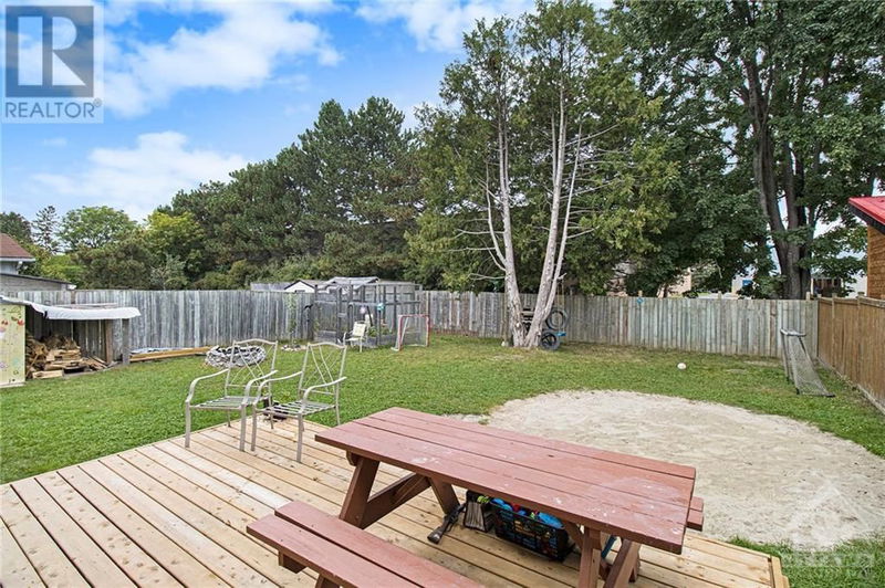 2417 BLACKSTONE Crescent  Ottawa, K1B4H3 | Image 23