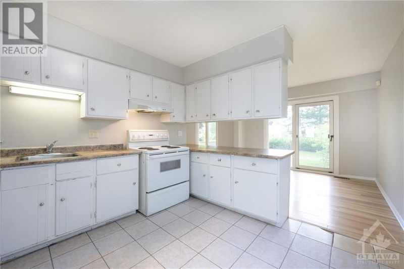 2587 FLANNERY Drive  Ottawa, K1V8M4 | Image 12