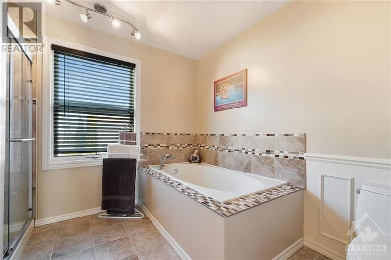 625 NORTHAMPTON Drive  Orleans, K4A3H7 | Image 22