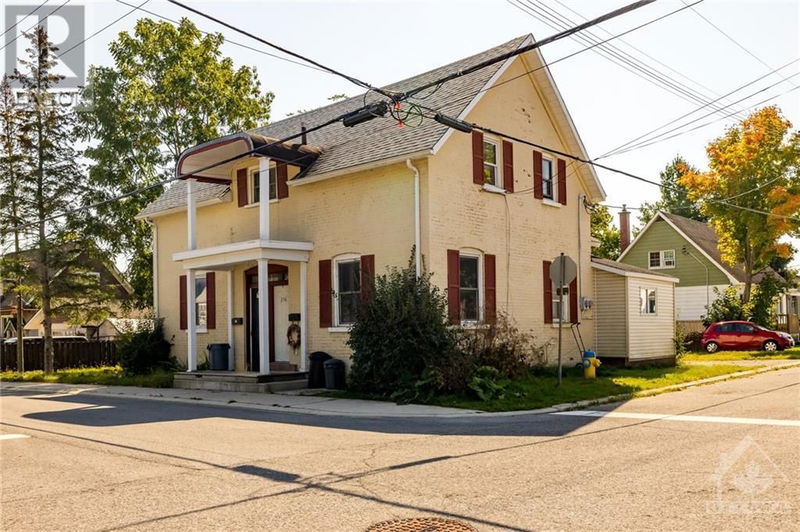 254-256 THOMAS Street  Carleton Place, K7C3J4 | Image 2