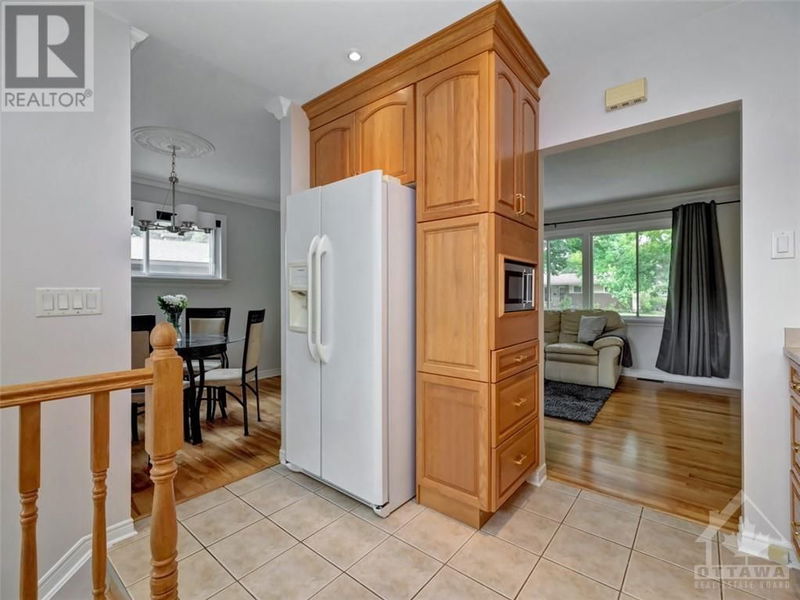 2416 HOWLAND Avenue  Ottawa, K1G1J5 | Image 11