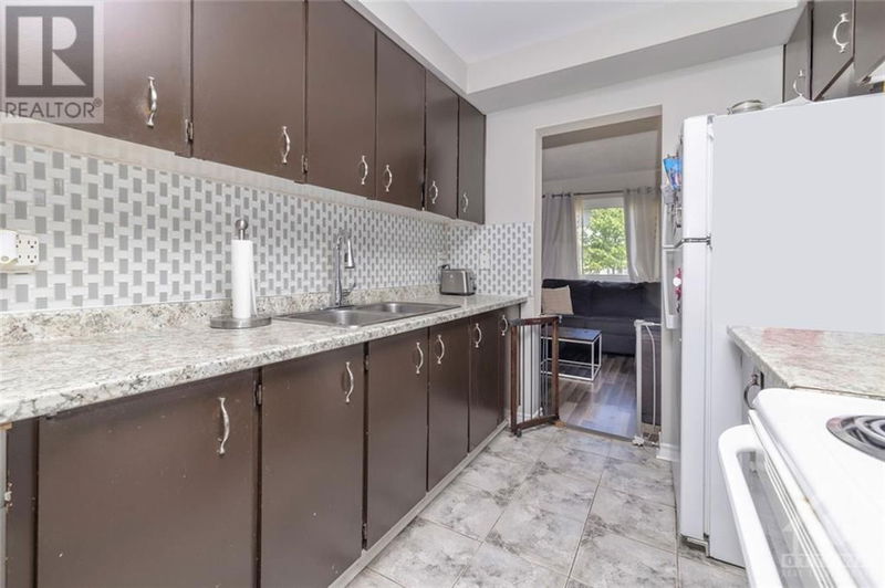 4836 HENDON Way  Ottawa, K1J8T1 | Image 11