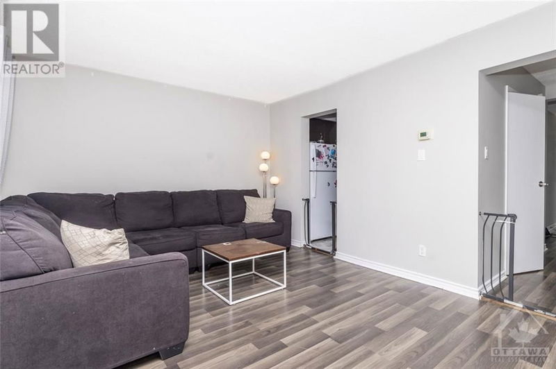 4836 HENDON Way  Ottawa, K1J8T1 | Image 6