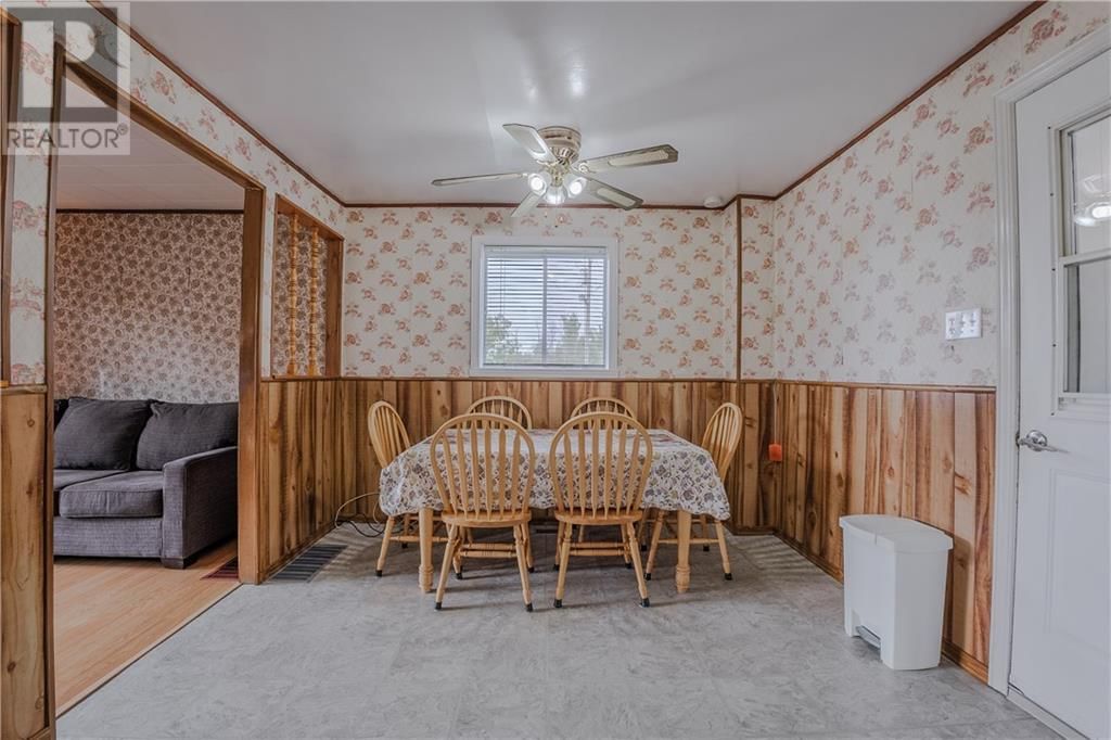 17219 HEADLINE ROAD W Image 11