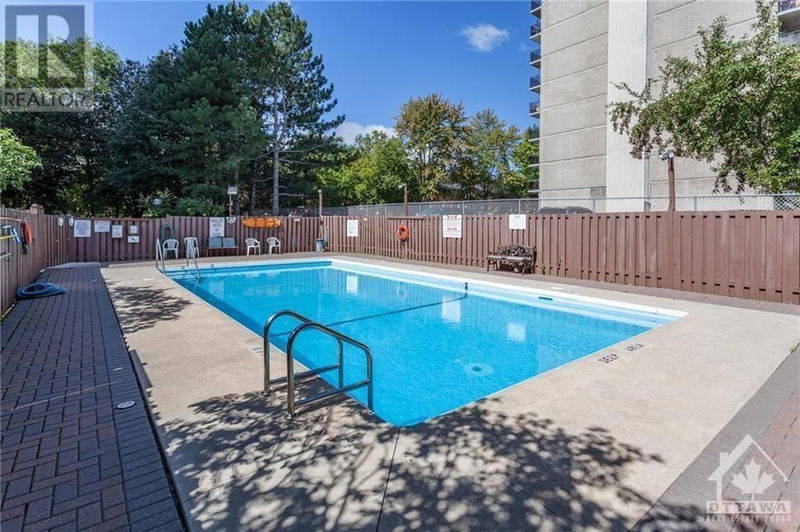  PH4 - 555 BRITTANY Drive  Ottawa, K1K4C5 | Image 17